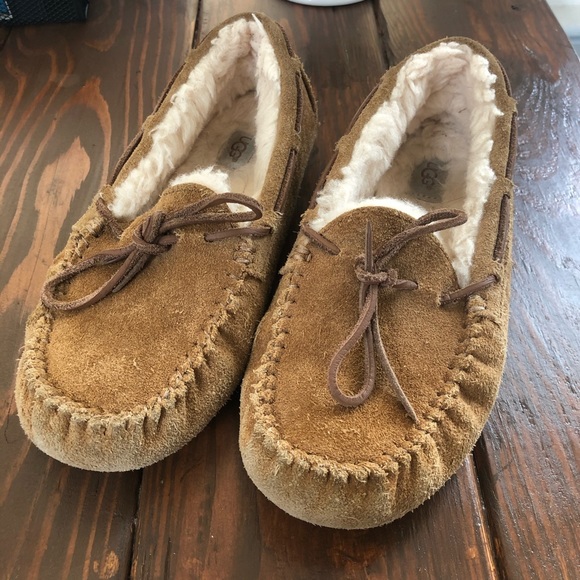 ugg slippers size 5